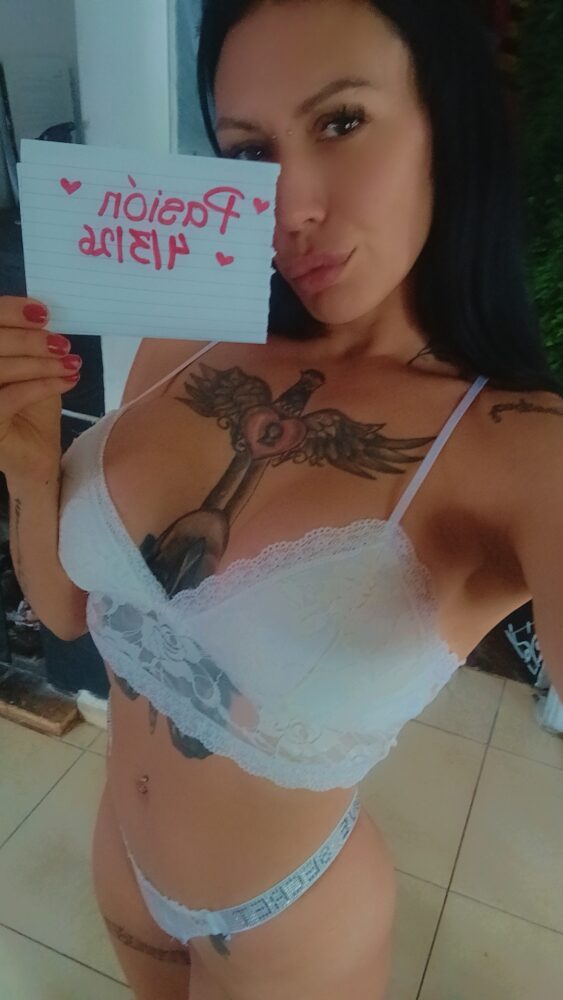 Foto de verificación de Nikki