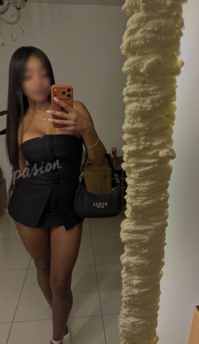 Naomi 099652927